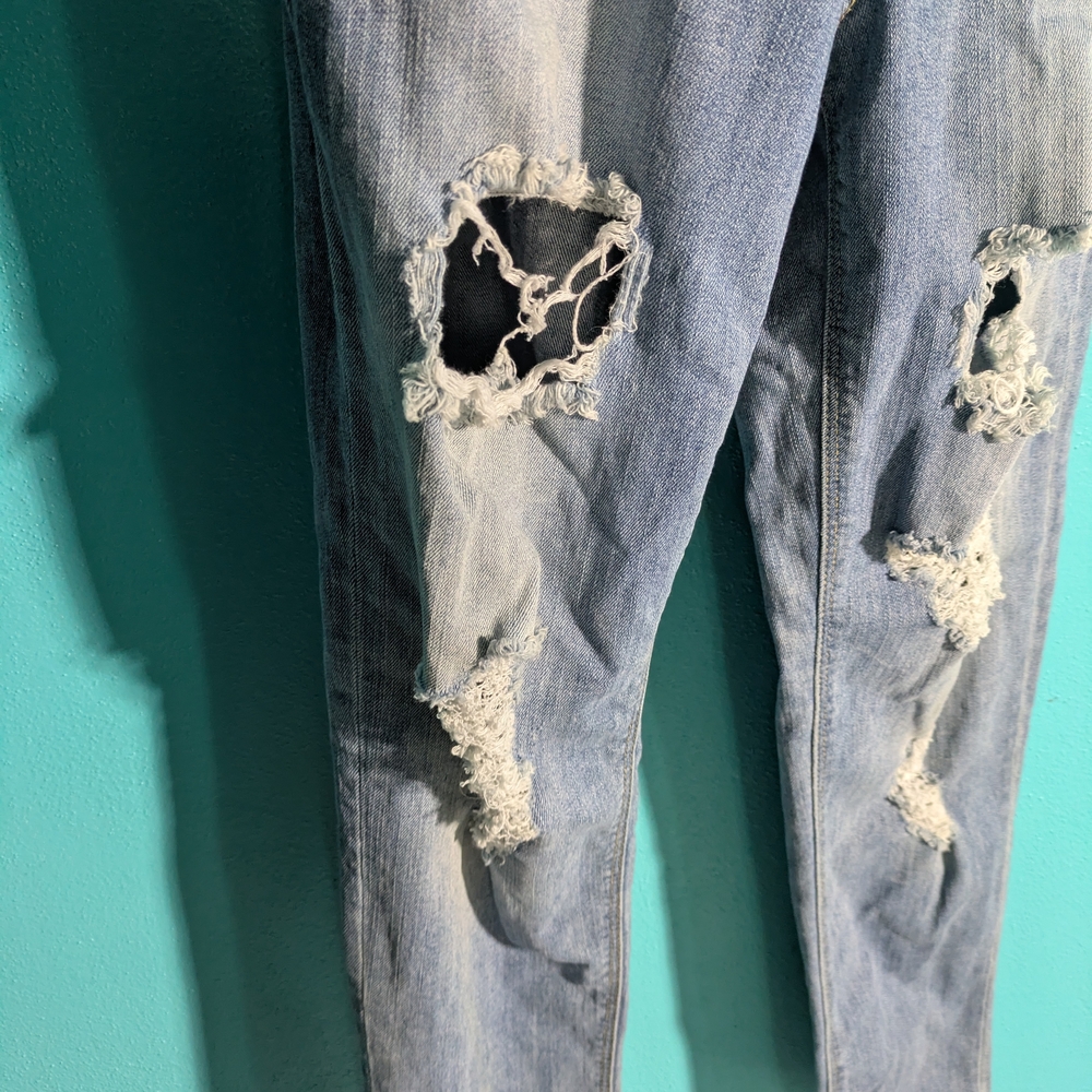 Forever 21 Plus Light Wash Distressed Skinny Jeans - Picture 7 of 7